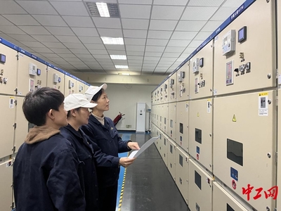 寒风中的蓝色——安全系统监控服务的守护之旅